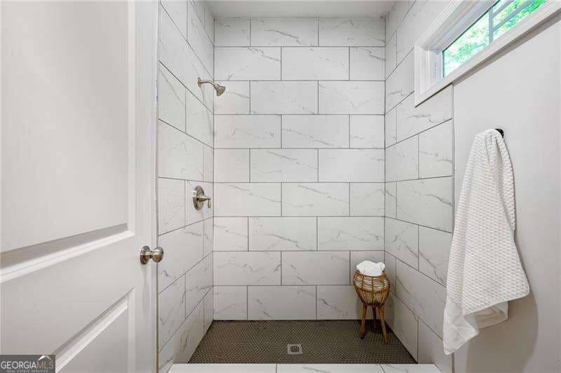 3 bedroom, 2 bathroom, 1,400 sq ft single family residence for sale at 872 Beryl Street, Atlanta, GA 30310 — photo 7