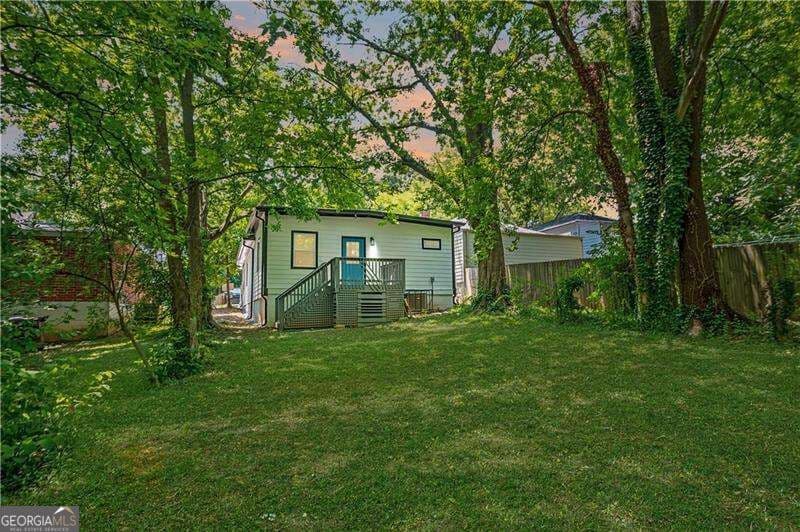 3 bedroom, 2 bathroom, 1,400 sq ft single family residence for sale at 872 Beryl Street, Atlanta, GA 30310 — photo 8