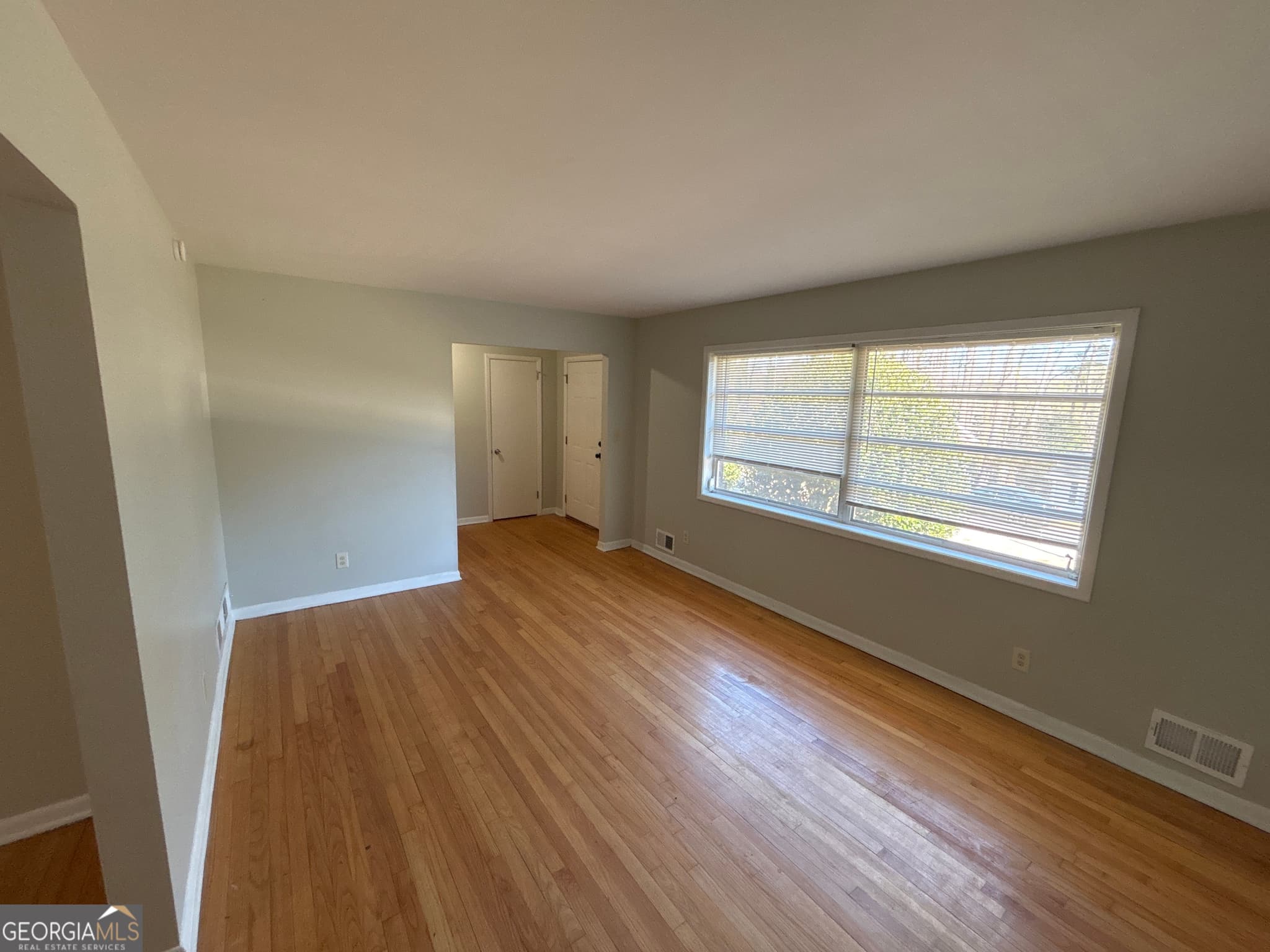 4 bedroom, 2 bathroom, 1,550 sq ft single family residence for sale at 3673 Glen Falls Drive, Decatur, GA 30032 — photo 7