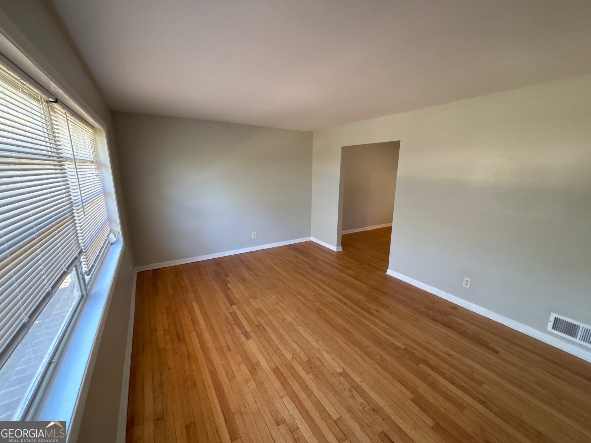 4 bedroom, 2 bathroom, 1,550 sq ft single family residence for sale at 3673 Glen Falls Drive, Decatur, GA 30032 — photo 5