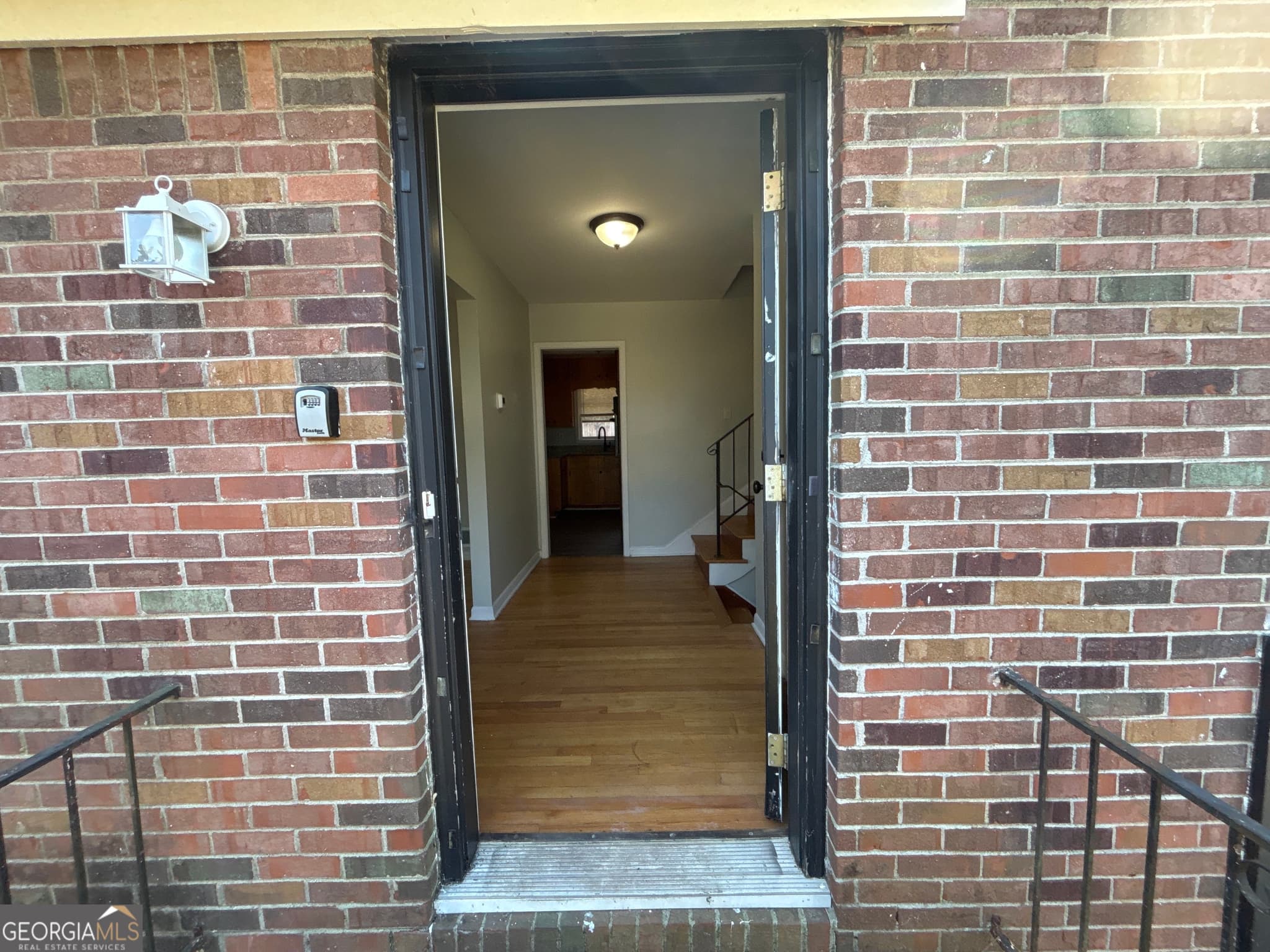 4 bedroom, 2 bathroom, 1,550 sq ft single family residence for sale at 3673 Glen Falls Drive, Decatur, GA 30032 — photo 4