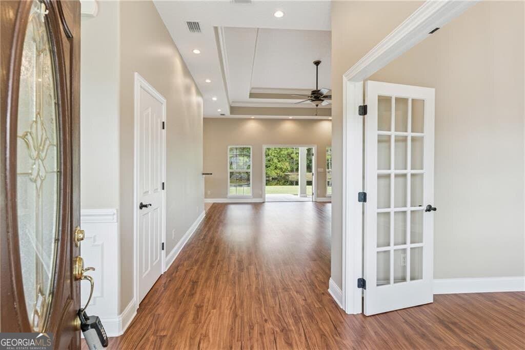3 bedroom, 3 bathroom, 2,707 sq ft single family residence under contract at 190 Lakes Drive, Brunswick, GA 31523 — photo 5