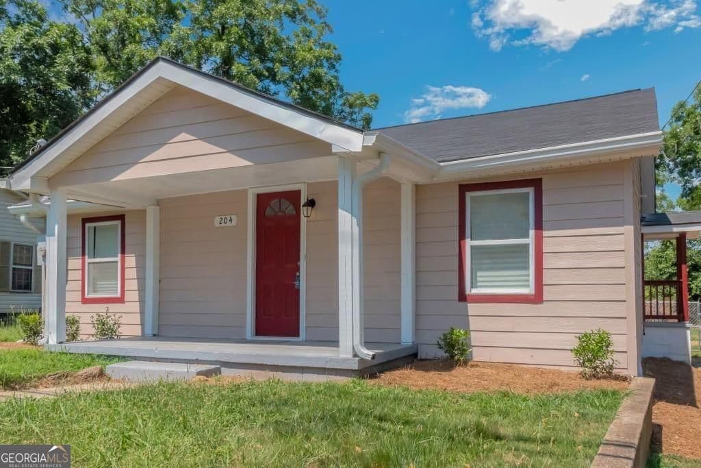 3 bedroom, 2 bathroom, 1,694 sq ft single family residence for rent at 204 Mill Street, Barnesville, GA 30204 for $1,550 a month — photo 6