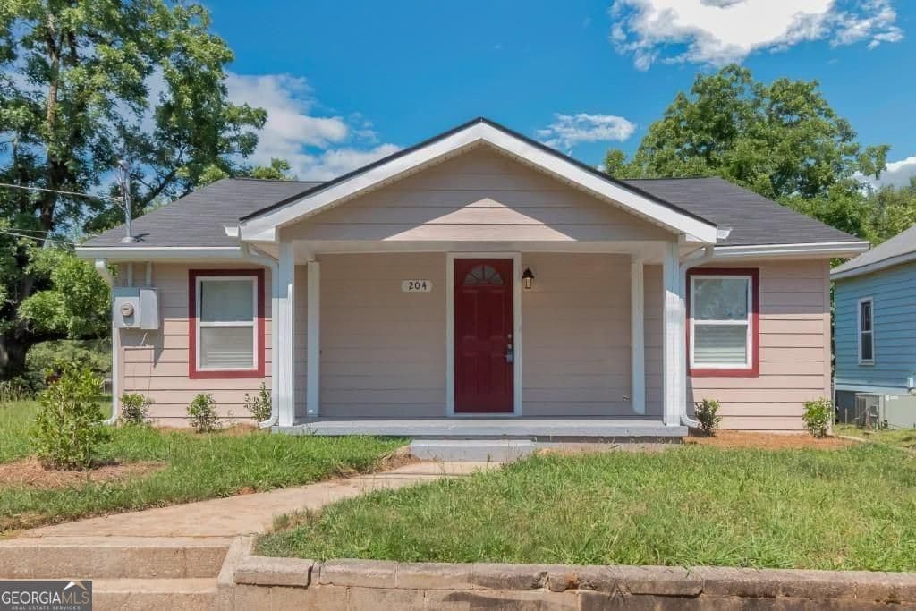 3 bedroom, 2 bathroom, 1,694 sq ft single family residence for rent at 204 Mill Street, Barnesville, GA 30204 for $1,550 a month