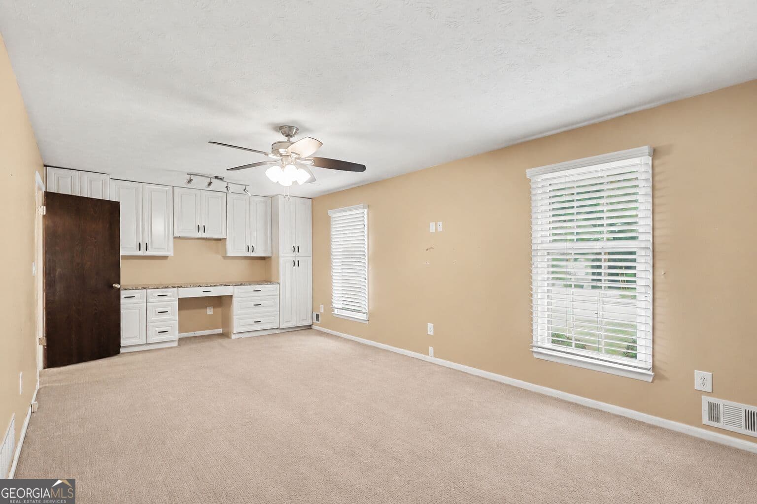 4 bedroom, 2 bathroom, 1,864 sq ft single family residence for sale at 6547 Annette Court, Riverdale, GA 30296 — photo 7