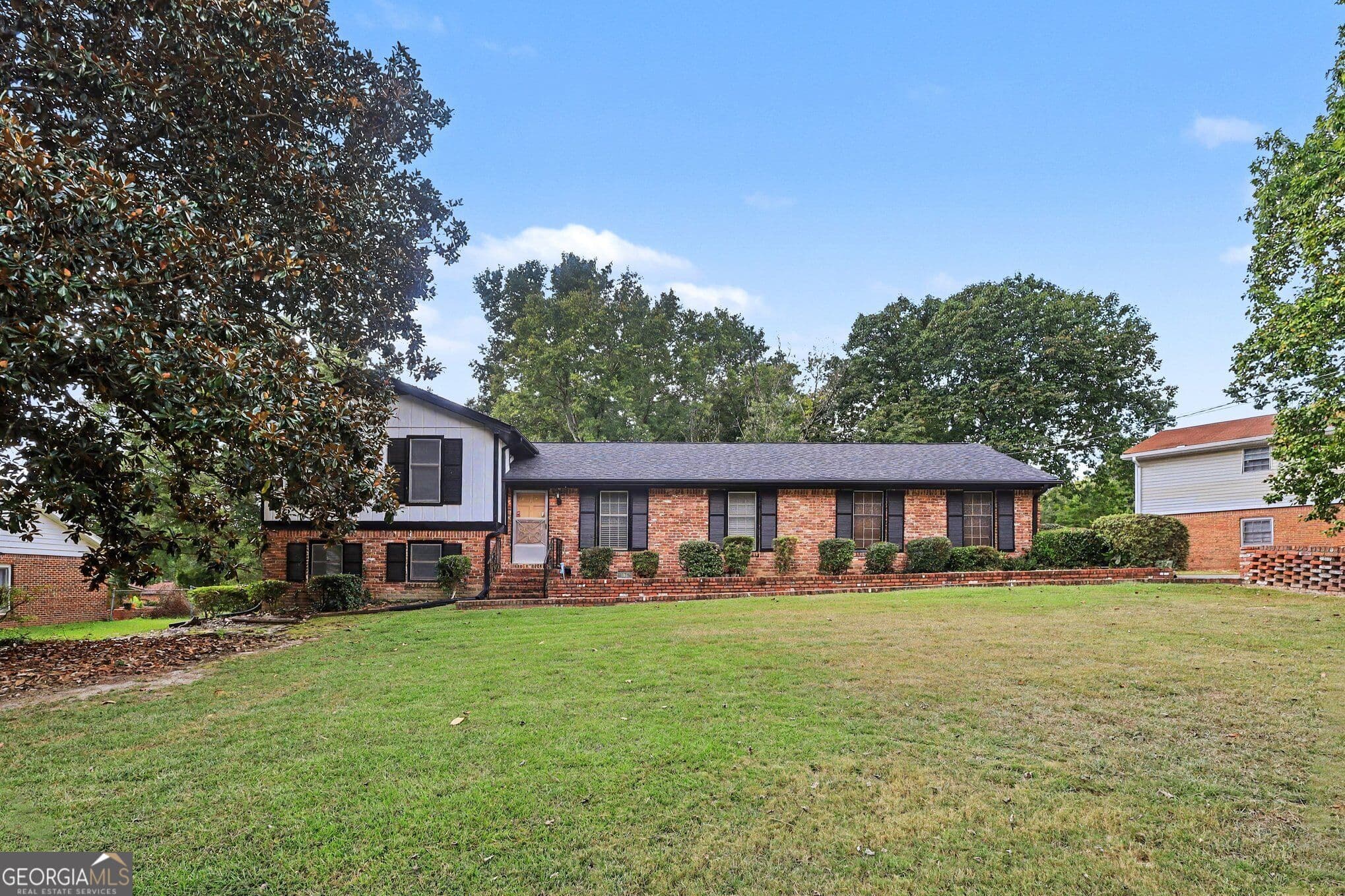 4 bedroom, 2 bathroom, 1,864 sq ft single family residence for sale at 6547 Annette Court, Riverdale, GA 30296 — photo 3
