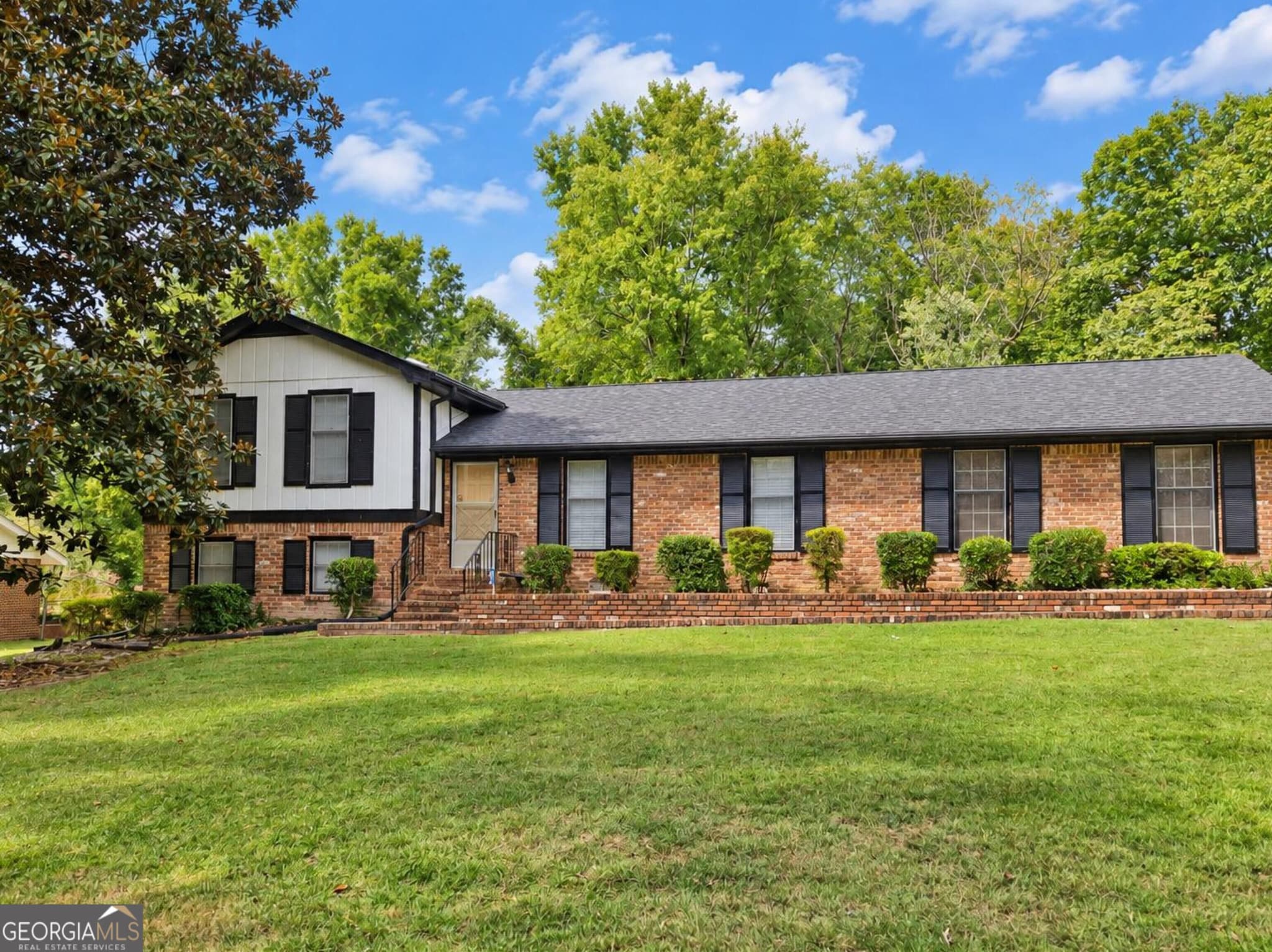 4 bedroom, 2 bathroom, 1,864 sq ft single family residence for sale at 6547 Annette Court, Riverdale, GA 30296 — photo 1 of 29