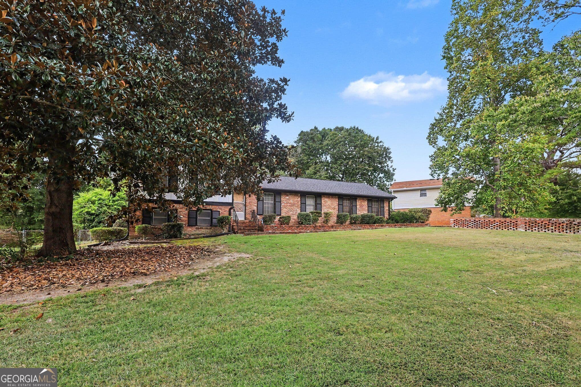 4 bedroom, 2 bathroom, 1,864 sq ft single family residence for sale at 6547 Annette Court, Riverdale, GA 30296 — photo 4