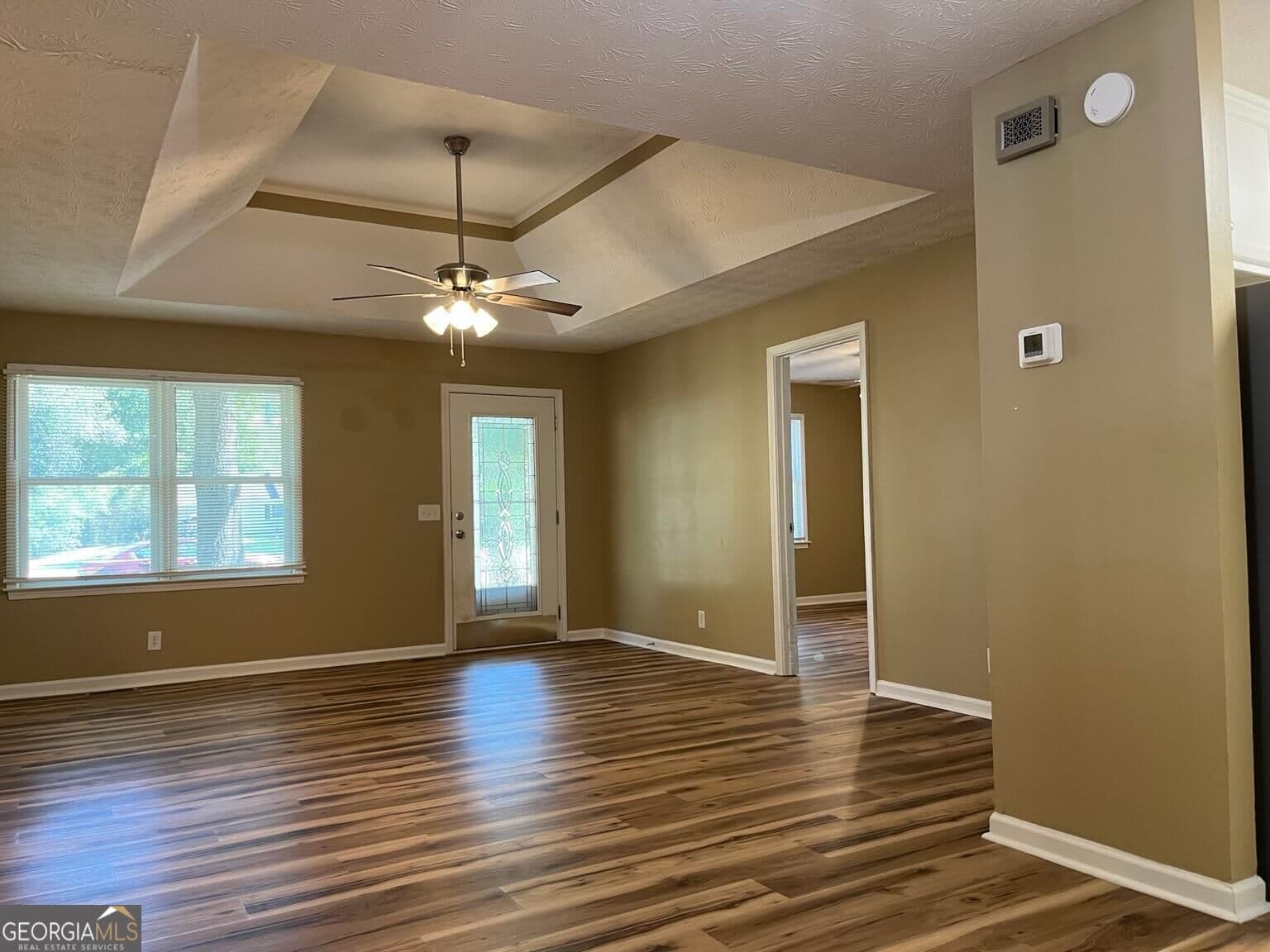 3 bedroom, 2 bathroom, 1,187 sq ft single family residence for sale at 502 Chestnut Lane, Monroe, GA 30655 — photo 3