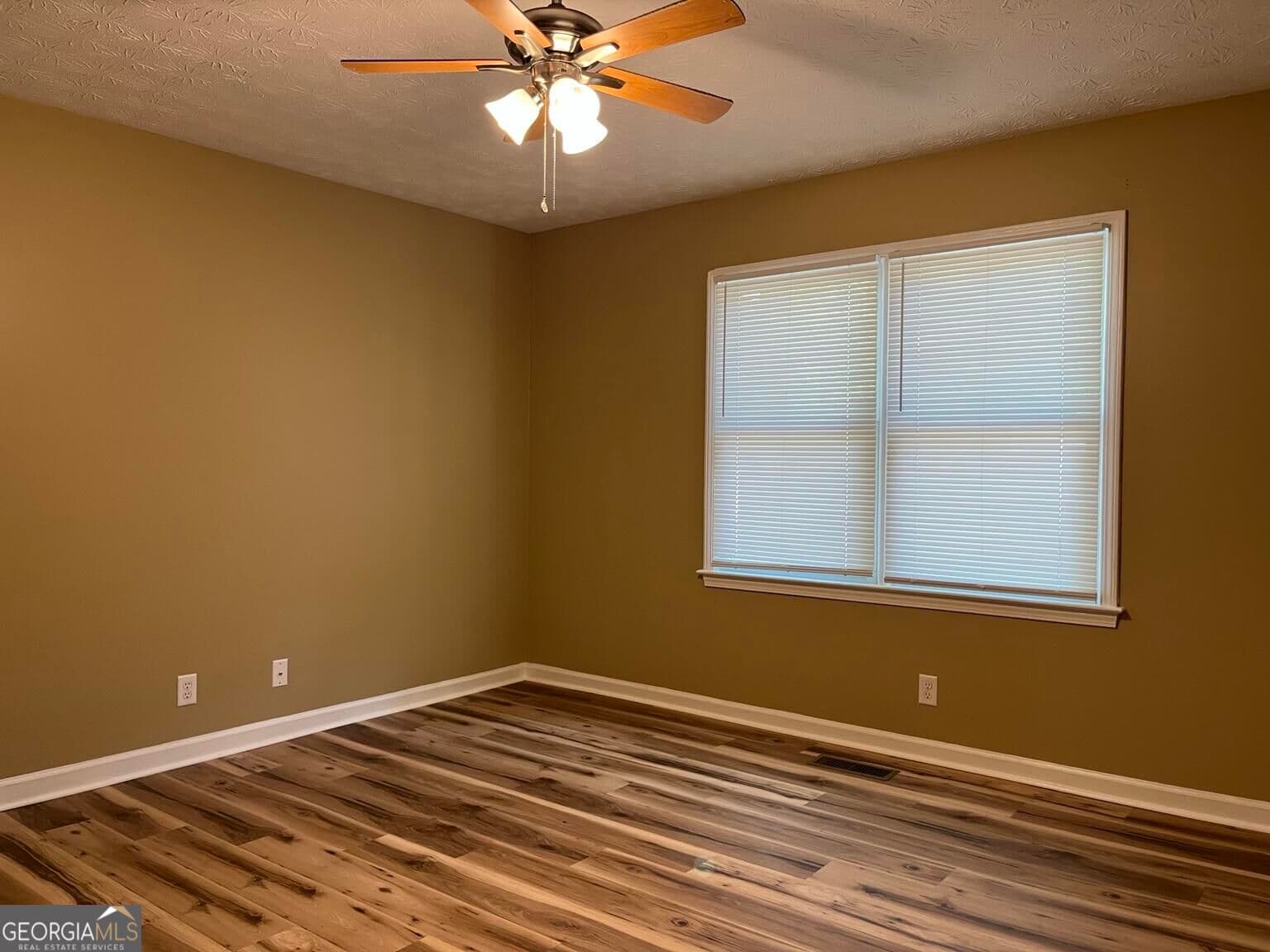 3 bedroom, 2 bathroom, 1,187 sq ft single family residence for sale at 502 Chestnut Lane, Monroe, GA 30655 — photo 9
