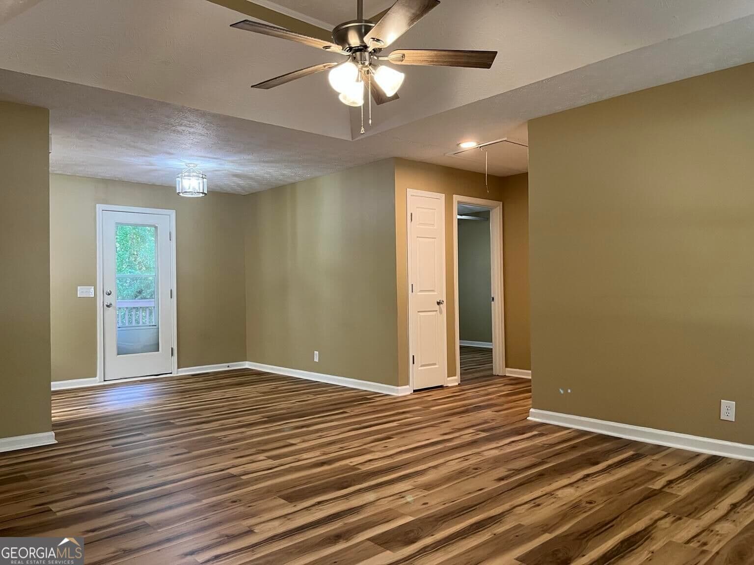 3 bedroom, 2 bathroom, 1,187 sq ft single family residence for sale at 502 Chestnut Lane, Monroe, GA 30655 — photo 4