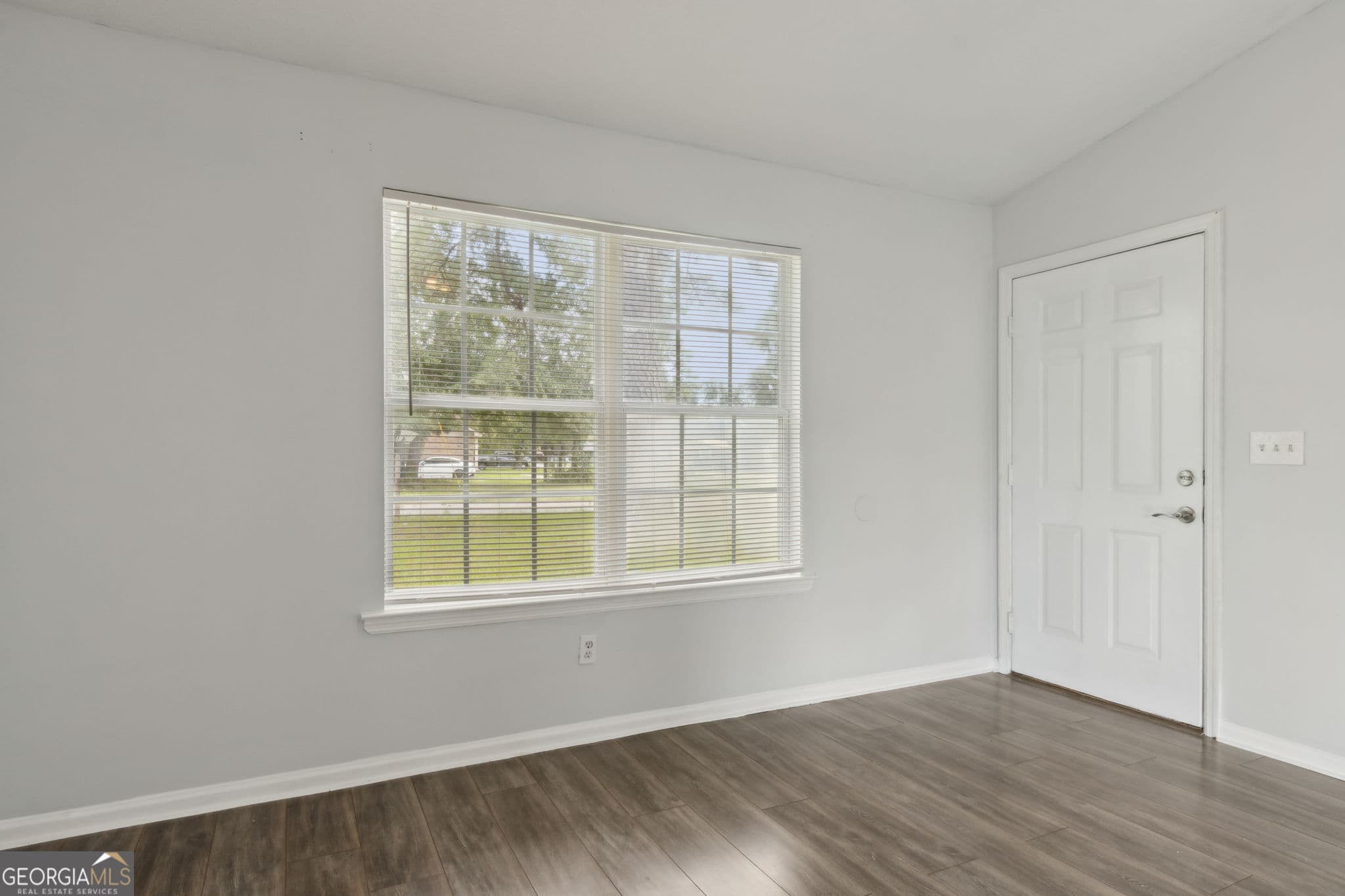 3 bedroom, 2 bathroom, 1,370 sq ft single family residence for sale at 145 Maplehurst Drive, Folkston, GA 31537 — photo 4