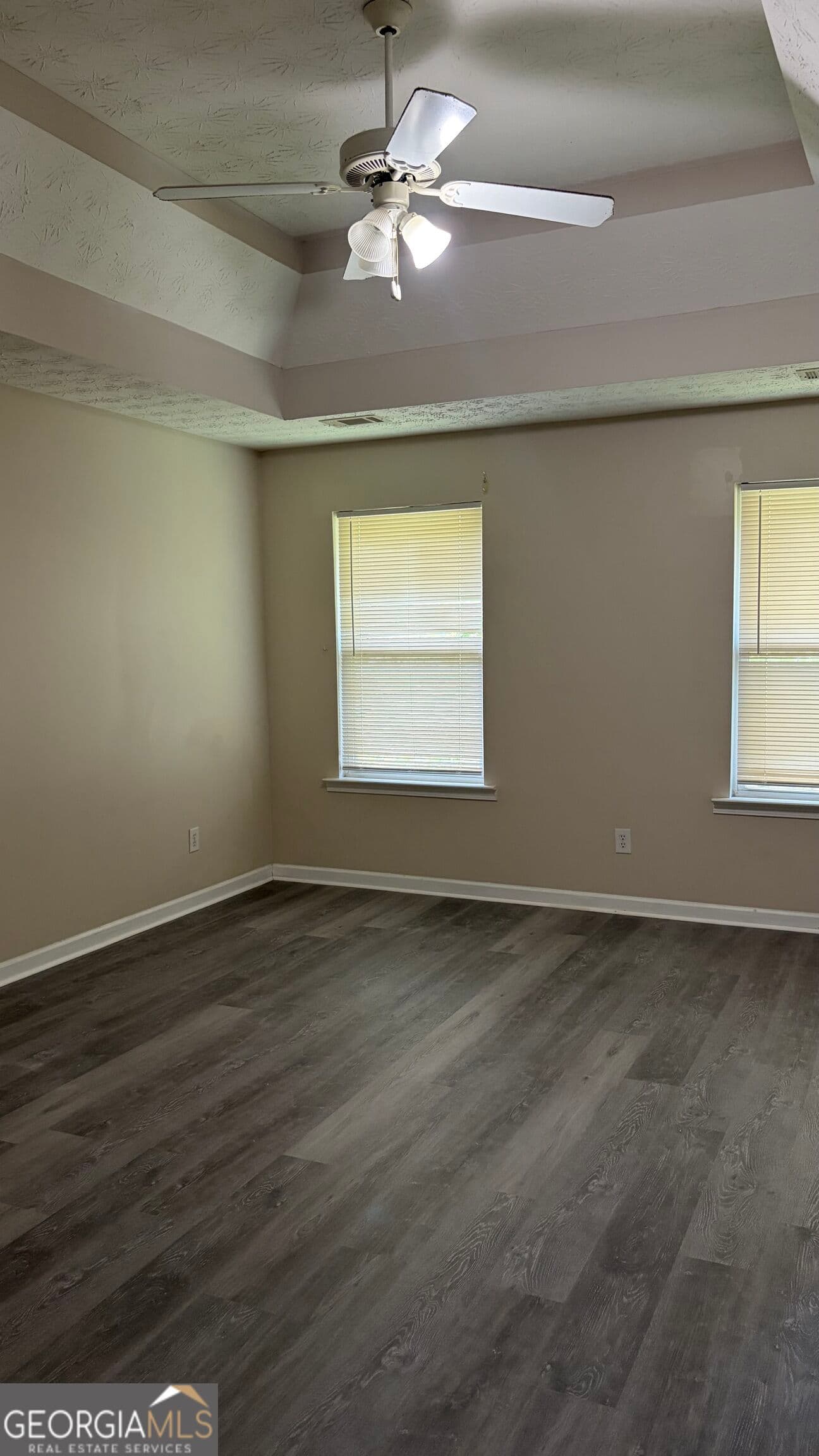 4 bedroom, 2 bathroom, 2,096 sq ft single family residence for rent at 3229 Meadow Point Drive, Snellville, GA 30039 for $2,200 a month — photo 4