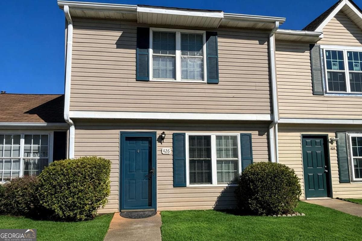 3 bedroom, 2.5 bathroom, 1,243 sq ft townhouse sold at 426 Bainbridge Drive, Mcdonough, GA 30253