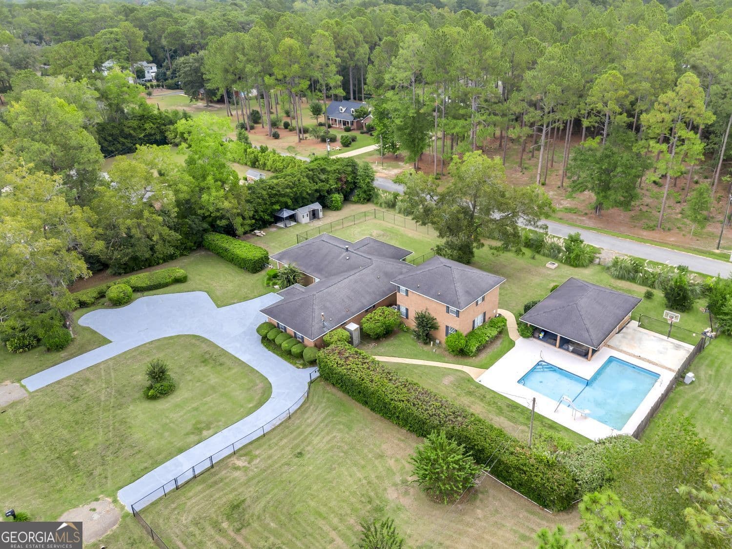 5 bedroom, 4.5 bathroom, 4,256 sq ft single family residence for sale at 1296 McQuaig Street, Cairo, GA 39828 — photo 3