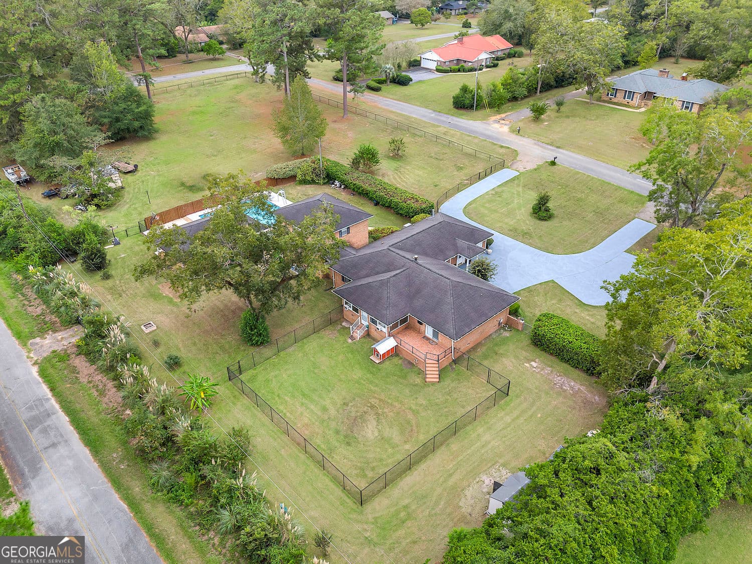 5 bedroom, 4.5 bathroom, 4,256 sq ft single family residence for sale at 1296 McQuaig Street, Cairo, GA 39828 — photo 4