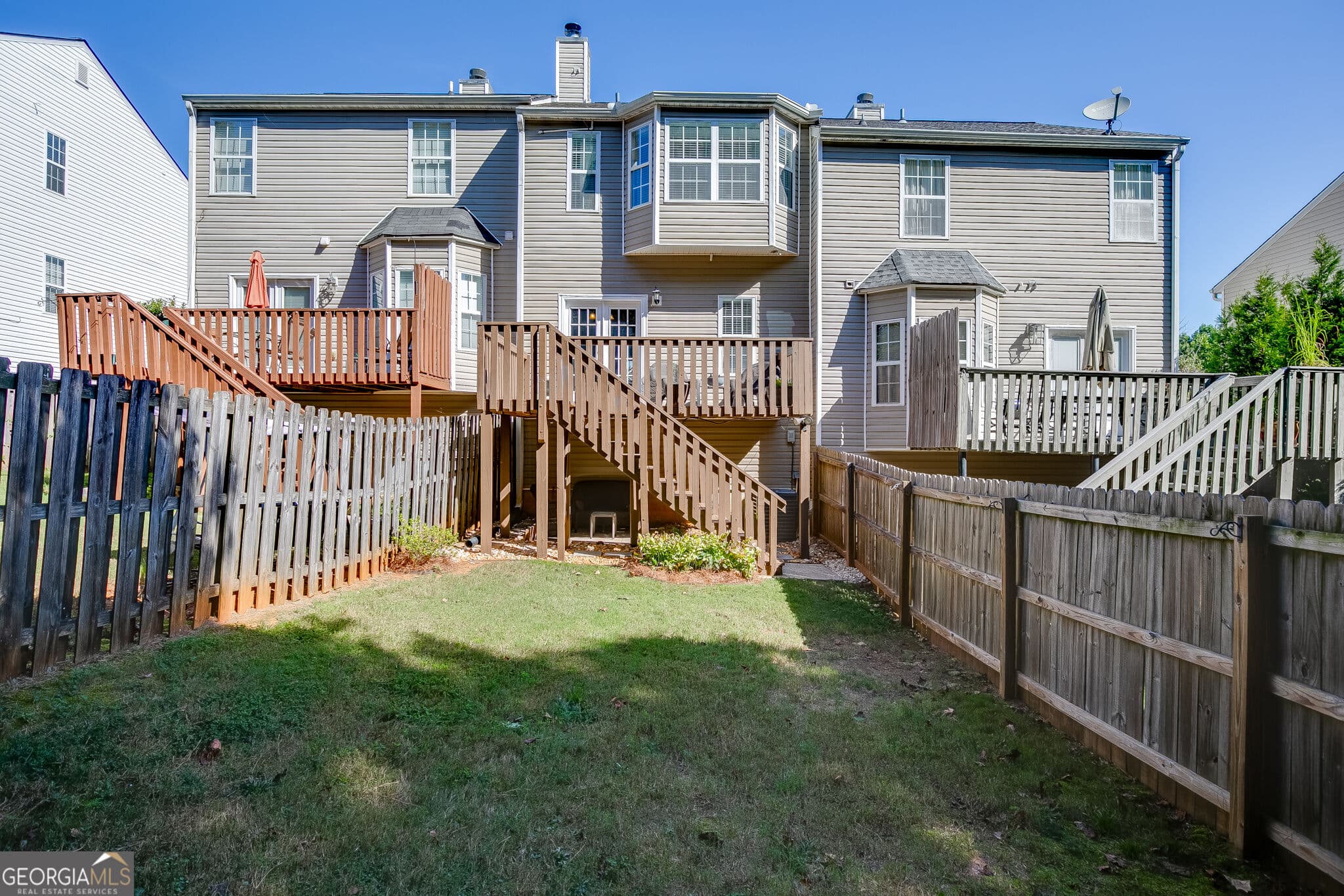 2 bedroom, 2.5 bathroom, 1,736 sq ft townhouse for sale at 4928 Oak Meadow Lane, Oakwood, GA 30566 — photo 2