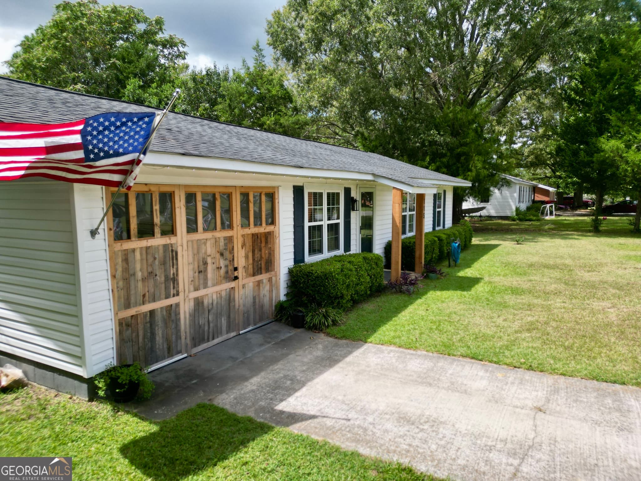 3 bedroom, 1 bathroom, 1,104 sq ft single family residence for sale at 115 Diane Street, Cochran, GA 31014 — photo 3