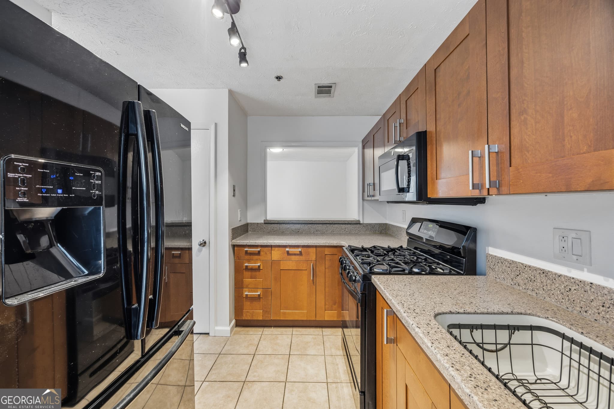 2 bedroom, 1 bathroom, 1,109 sq ft condominium for sale at 2006 Cumberland Court, Smyrna, GA 30080 — photo 6