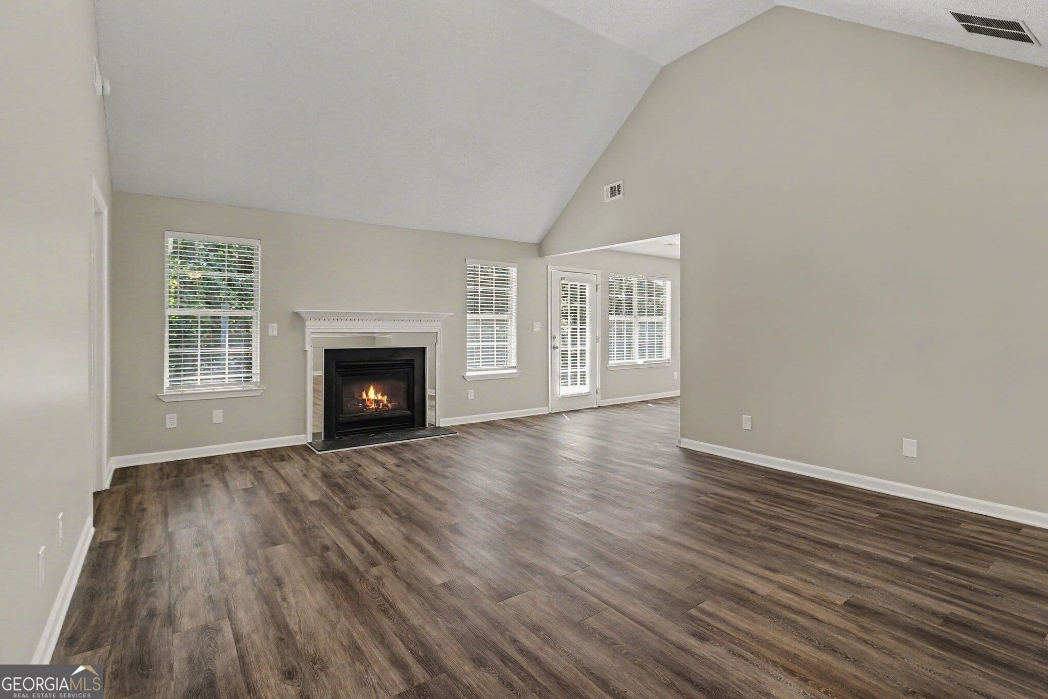 3 bedroom, 2 bathroom, 1,558 sq ft single family residence for sale at 140 Cannon Drive, Fayetteville, GA 30214 — photo 6