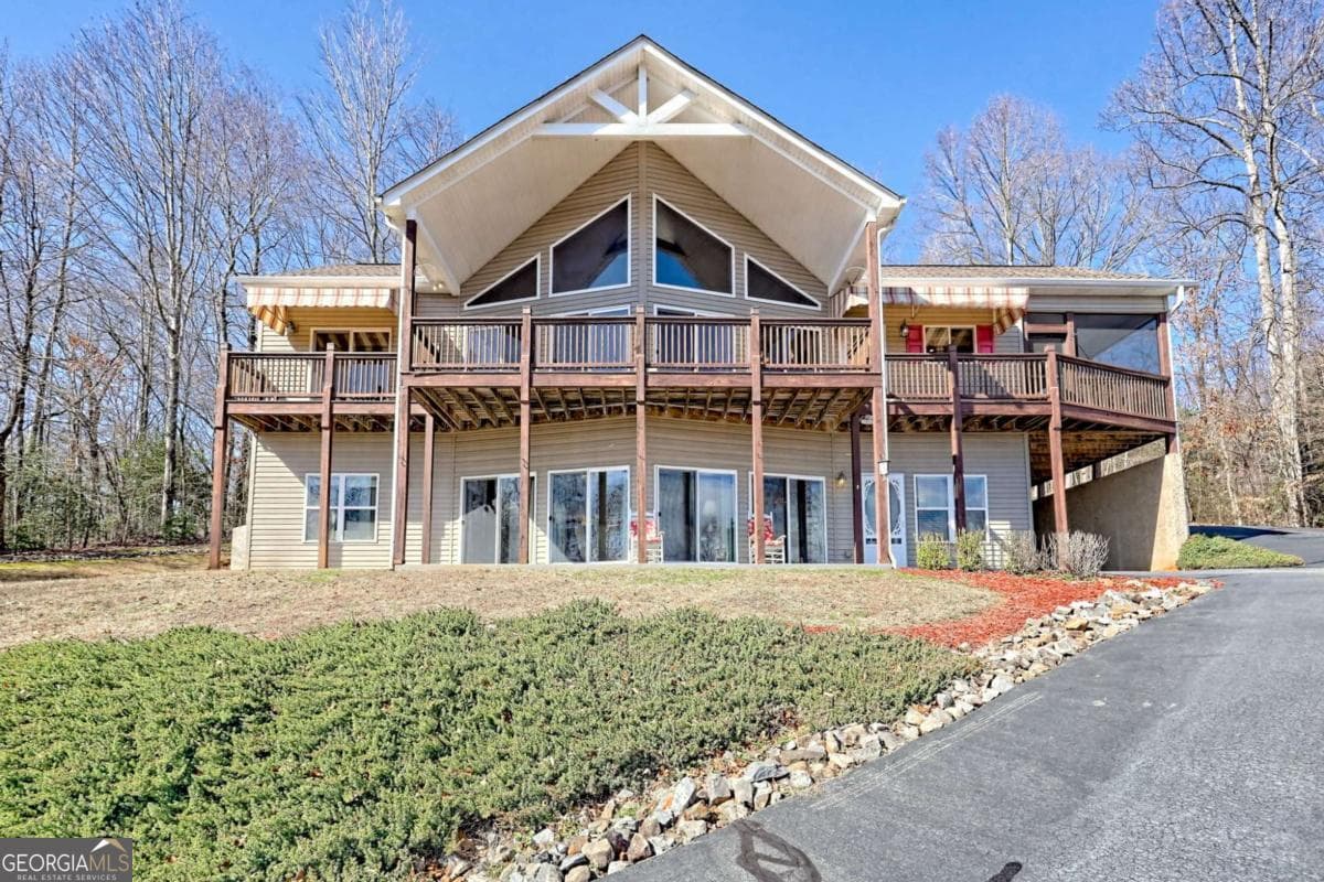 3 bedroom, 3 bathroom single family residence sold at 1085 Chatuge Village Circle, Hayesville, NC 28904