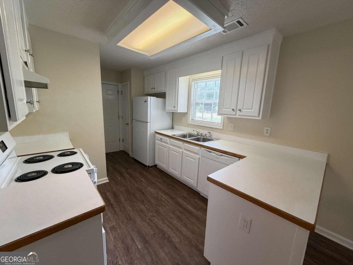 3 bedroom, 2 bathroom single family residence for rent at 211 Ravenwood Court, Bethlehem, GA 30620 for $1,795 a month — photo 6