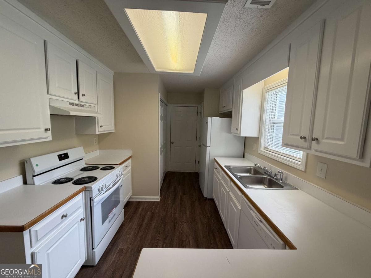 3 bedroom, 2 bathroom single family residence for rent at 211 Ravenwood Court, Bethlehem, GA 30620 for $1,795 a month — photo 7
