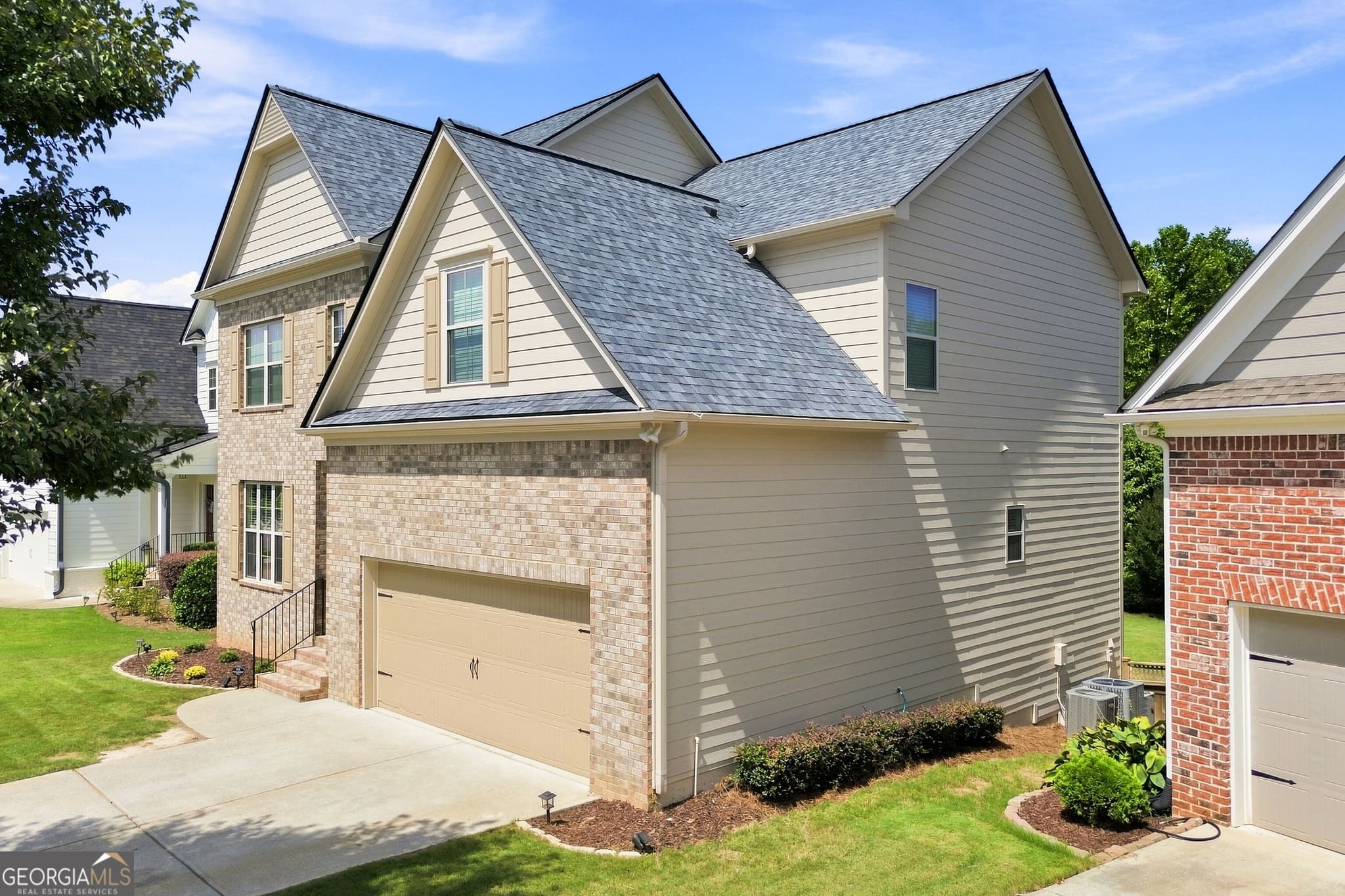4 bedroom, 4.5 bathroom, 3,584 sq ft single family residence for sale at 232 South Village Square, Canton, GA 30115 — photo 9