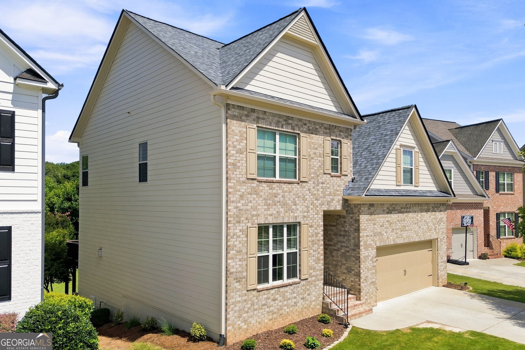 4 bedroom, 4.5 bathroom, 3,584 sq ft single family residence for sale at 232 South Village Square, Canton, GA 30115 — photo 8