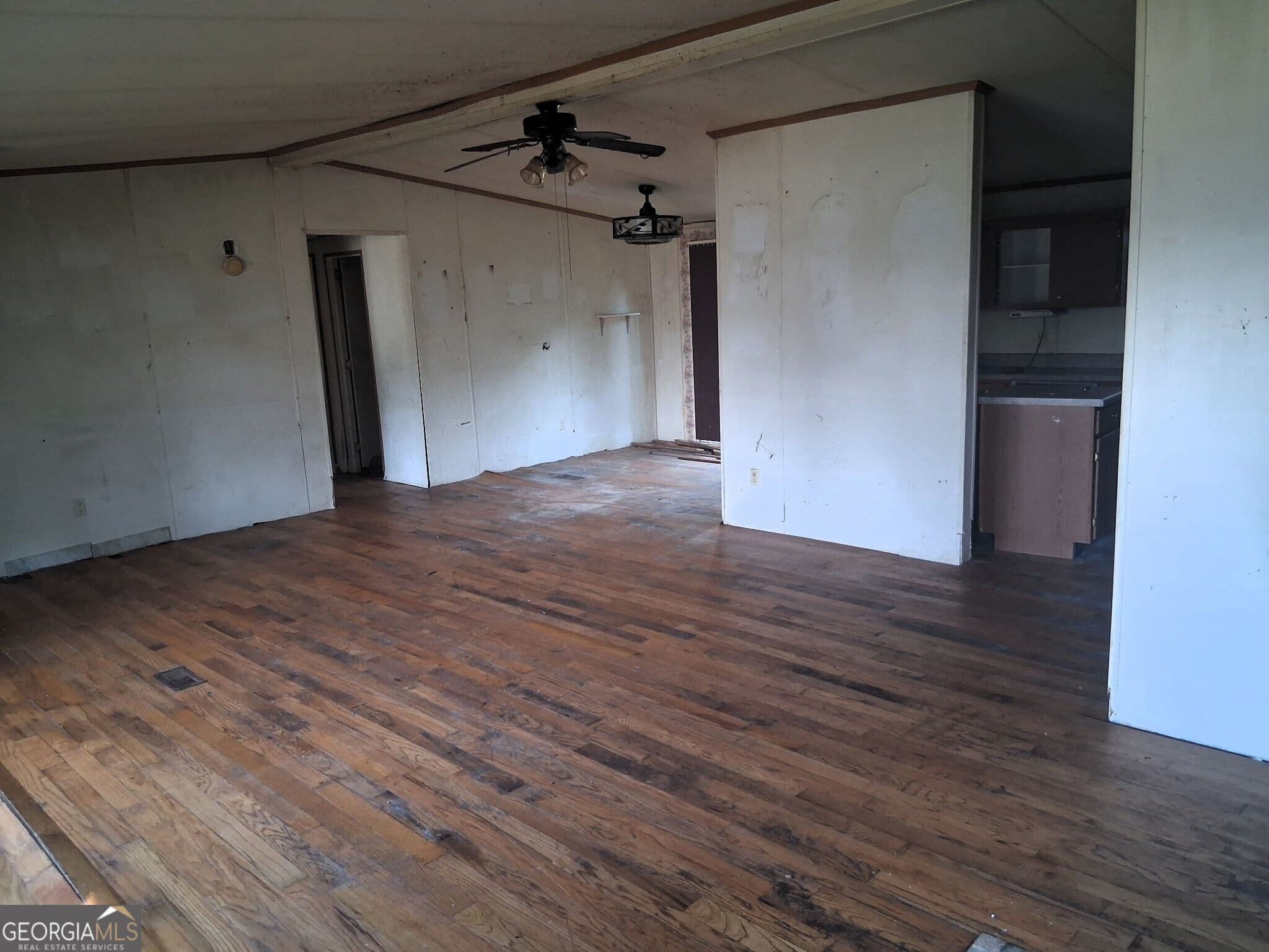 3 bedroom, 2 bathroom, 1,620 sq ft single family residence for sale at 227 Hanover Drive, Byron, GA 31008 — photo 5