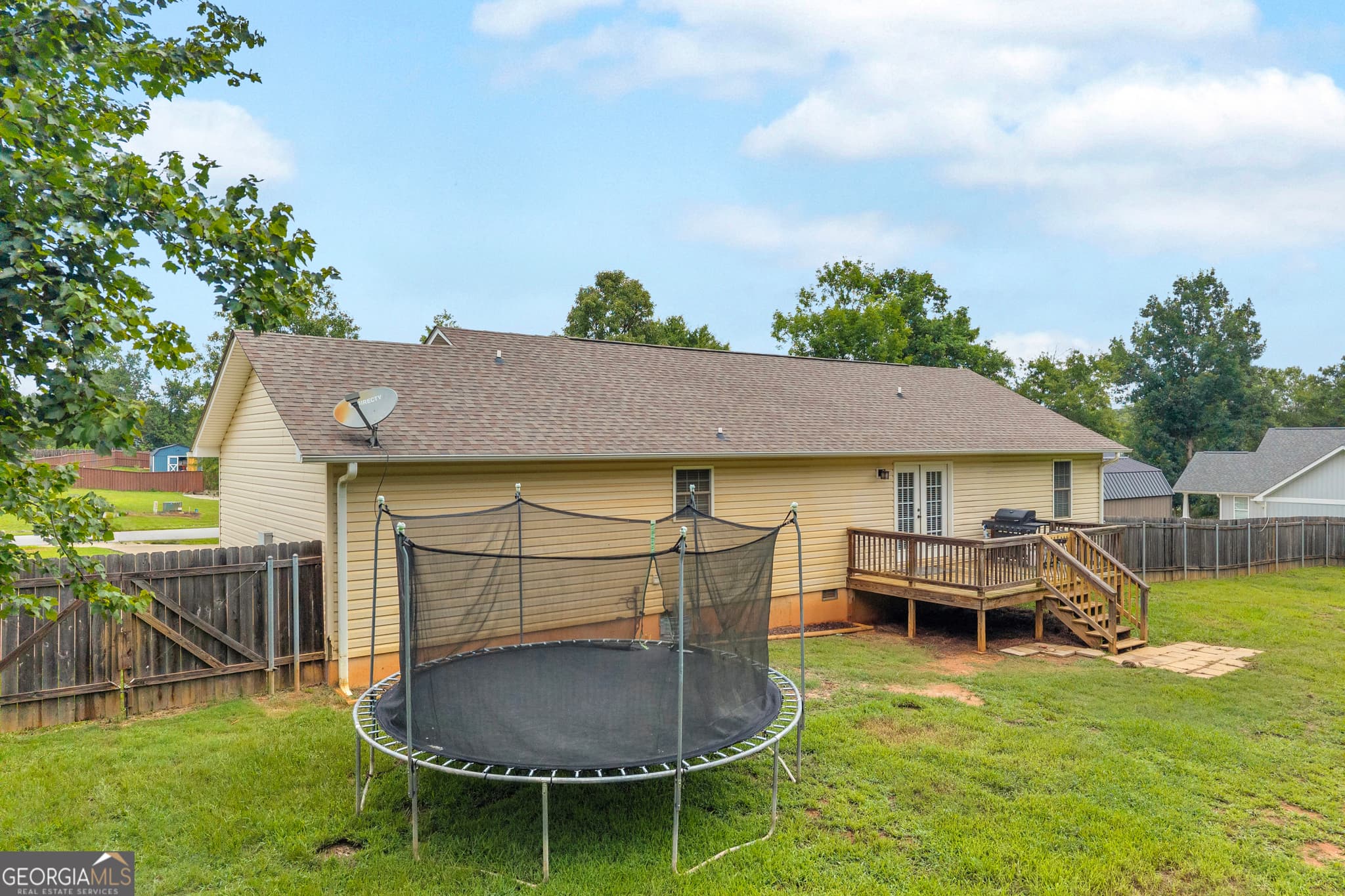 3 bedroom, 2 bathroom, 1,456 sq ft single family residence for sale at 423 N Point Circle, Hartwell, GA 30643 — photo 9