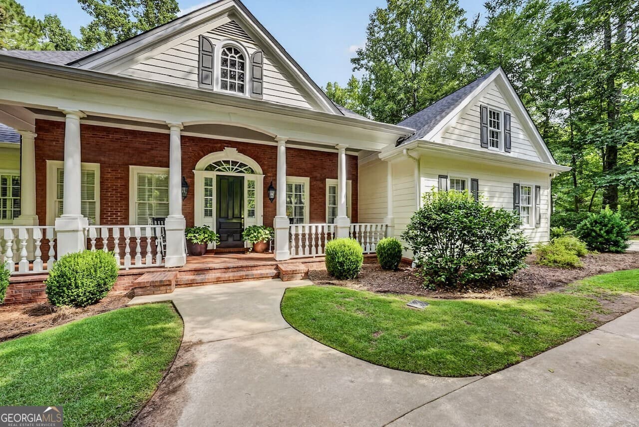 5 bedroom, 4.5 bathroom, 4,832 sq ft single family residence for sale at 209 River Oaks Drive, Lagrange, GA 30240 — photo 4