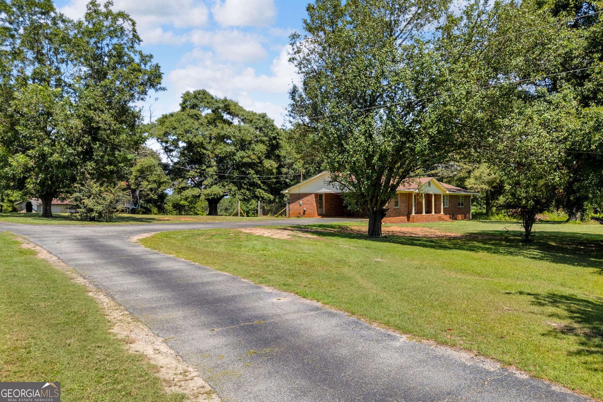3 bedroom, 2 bathroom, 1,802 sq ft single family residence under contract at 3894 Bowersville Highway, Bowersville, GA 30516 — photo 6