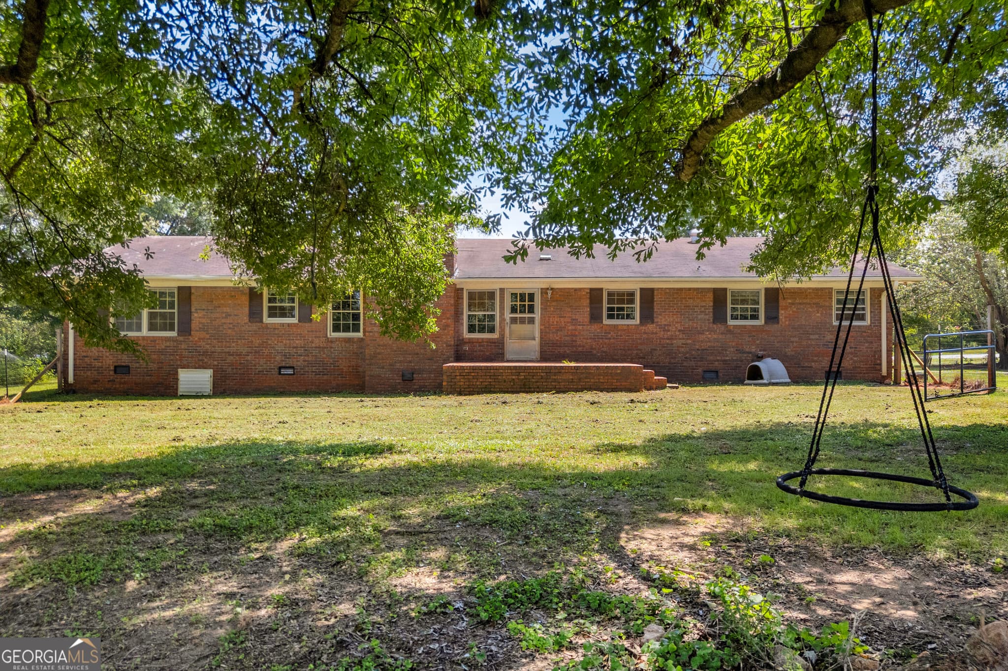 3 bedroom, 2 bathroom, 1,802 sq ft single family residence under contract at 3894 Bowersville Highway, Bowersville, GA 30516 — photo 4