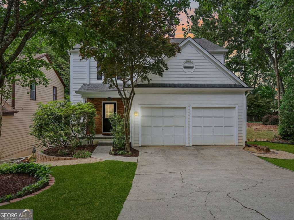 4 bedroom, 2.5 bathroom, 2,864 sq ft single family residence sold at 2572 Pembrooke Way, Lawrenceville, GA 30044