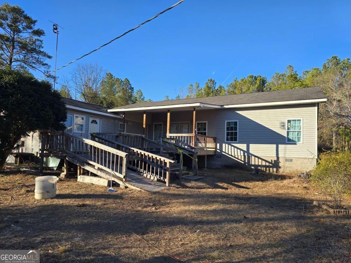 2 bedroom, 3 bathroom single family residence for sale at 253 Pottery Road, Lizella, GA 31052 — photo 4