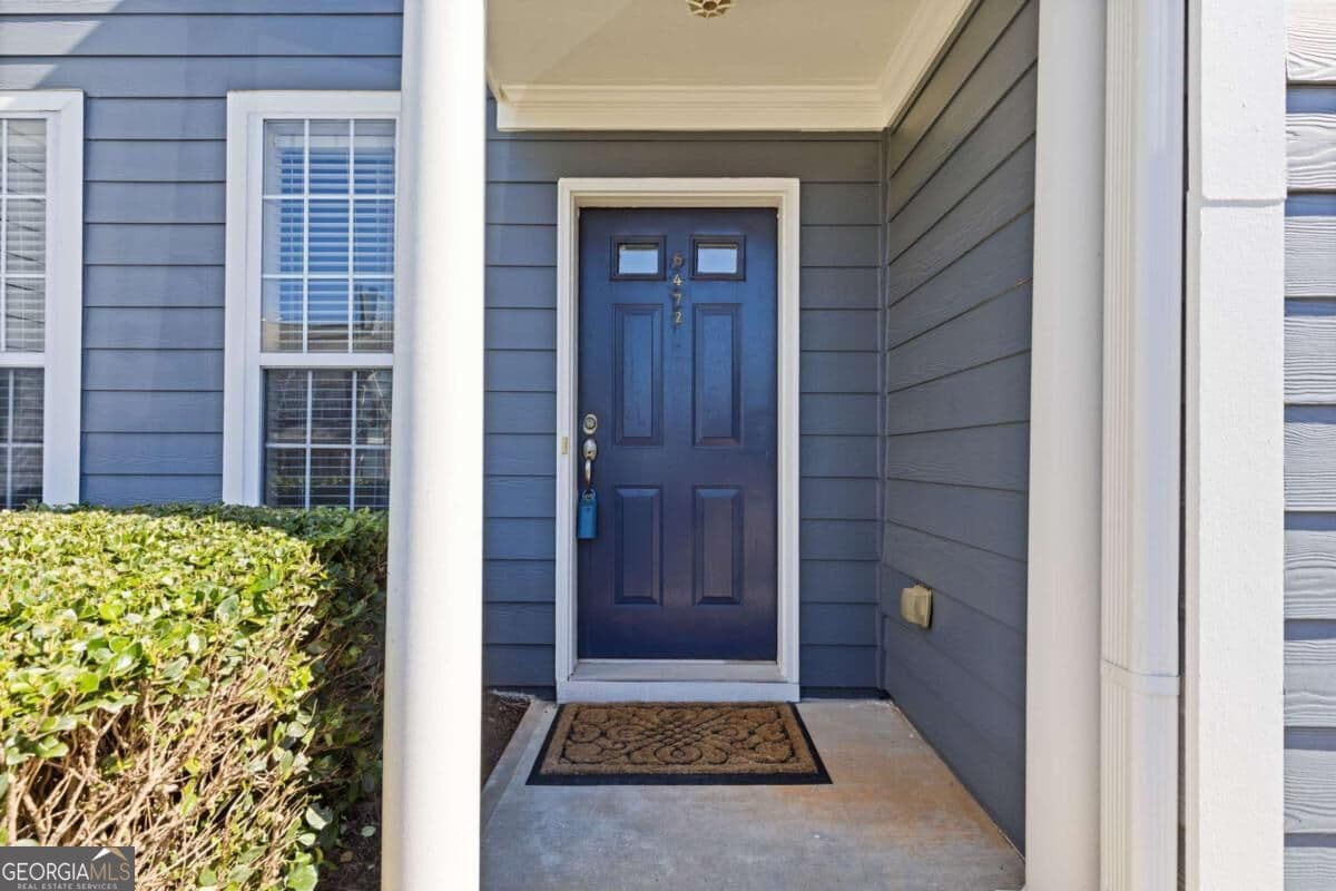 3 bedroom, 2.5 bathroom, 2,008 sq ft townhouse for sale at 6472 Portside Way, Flowery Branch, GA 30542 — photo 2