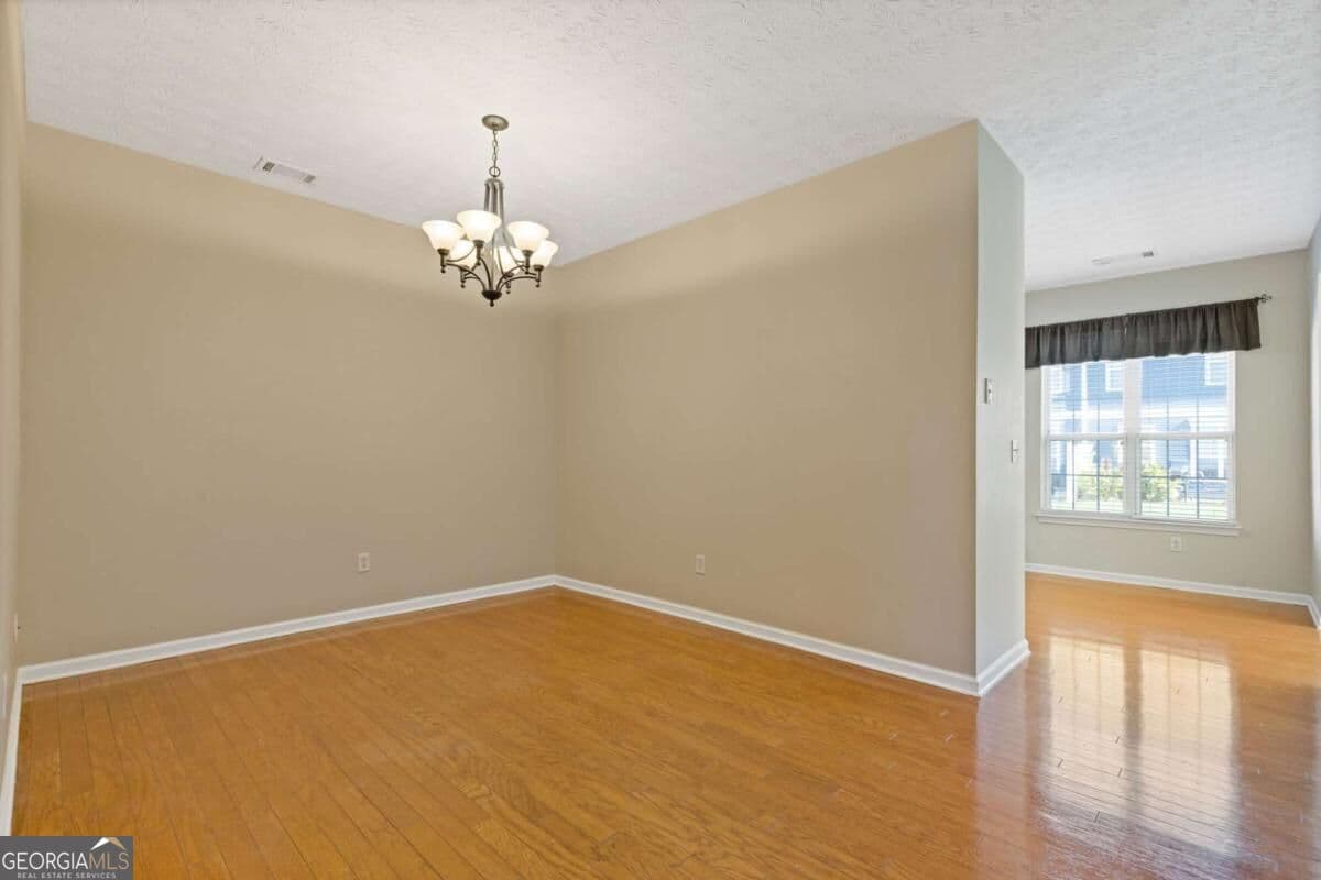 3 bedroom, 2.5 bathroom, 2,008 sq ft townhouse for sale at 6472 Portside Way, Flowery Branch, GA 30542 — photo 6