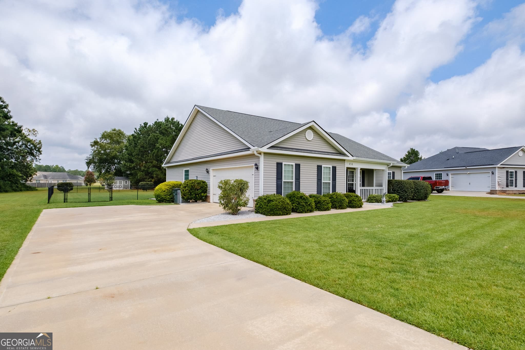 3 bedroom, 2 bathroom, 1,704 sq ft single family residence for sale at 414 Small Pond Lane, Statesboro, GA 30458 — photo 2