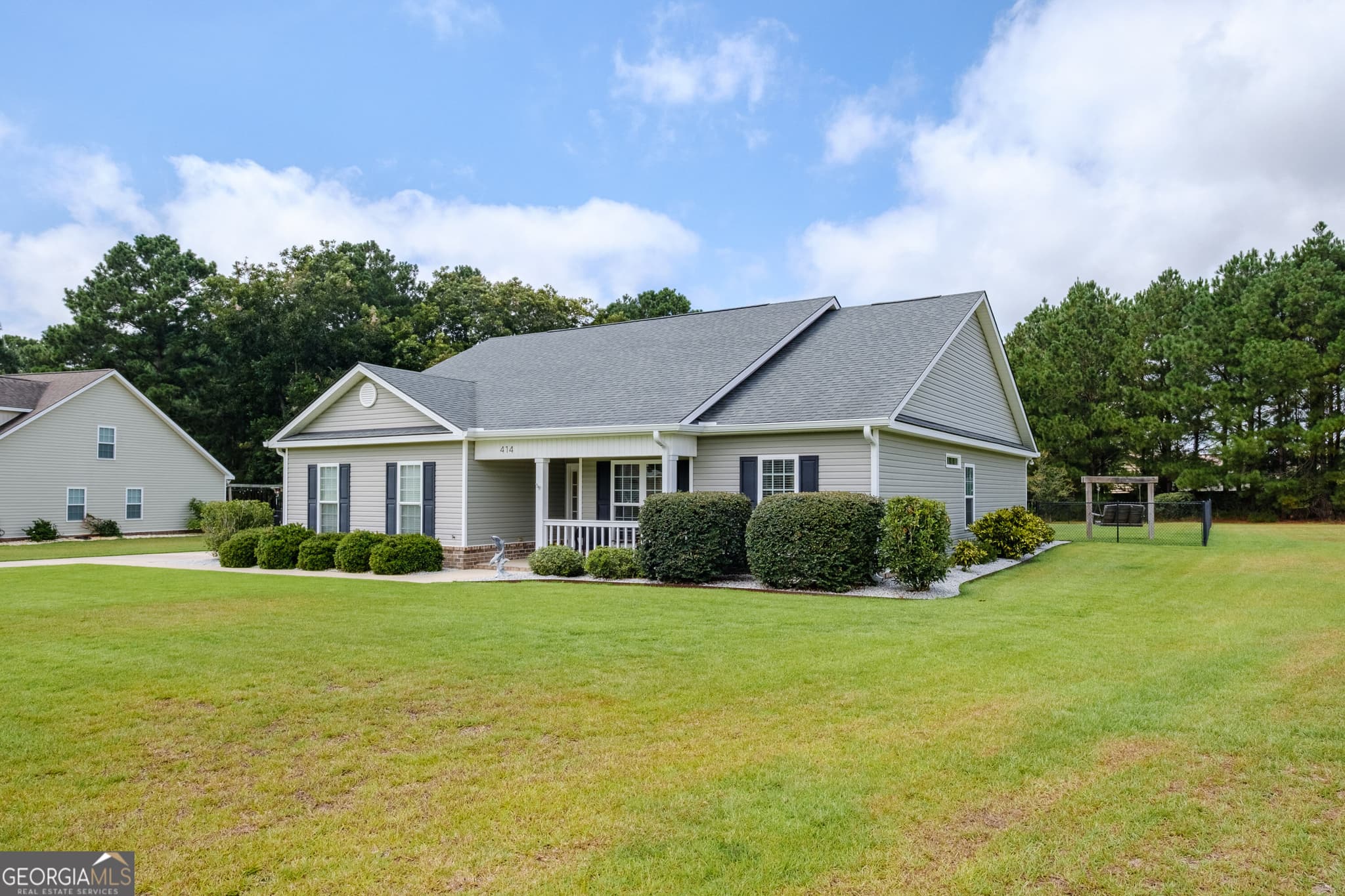 3 bedroom, 2 bathroom, 1,704 sq ft single family residence for sale at 414 Small Pond Lane, Statesboro, GA 30458 — photo 3