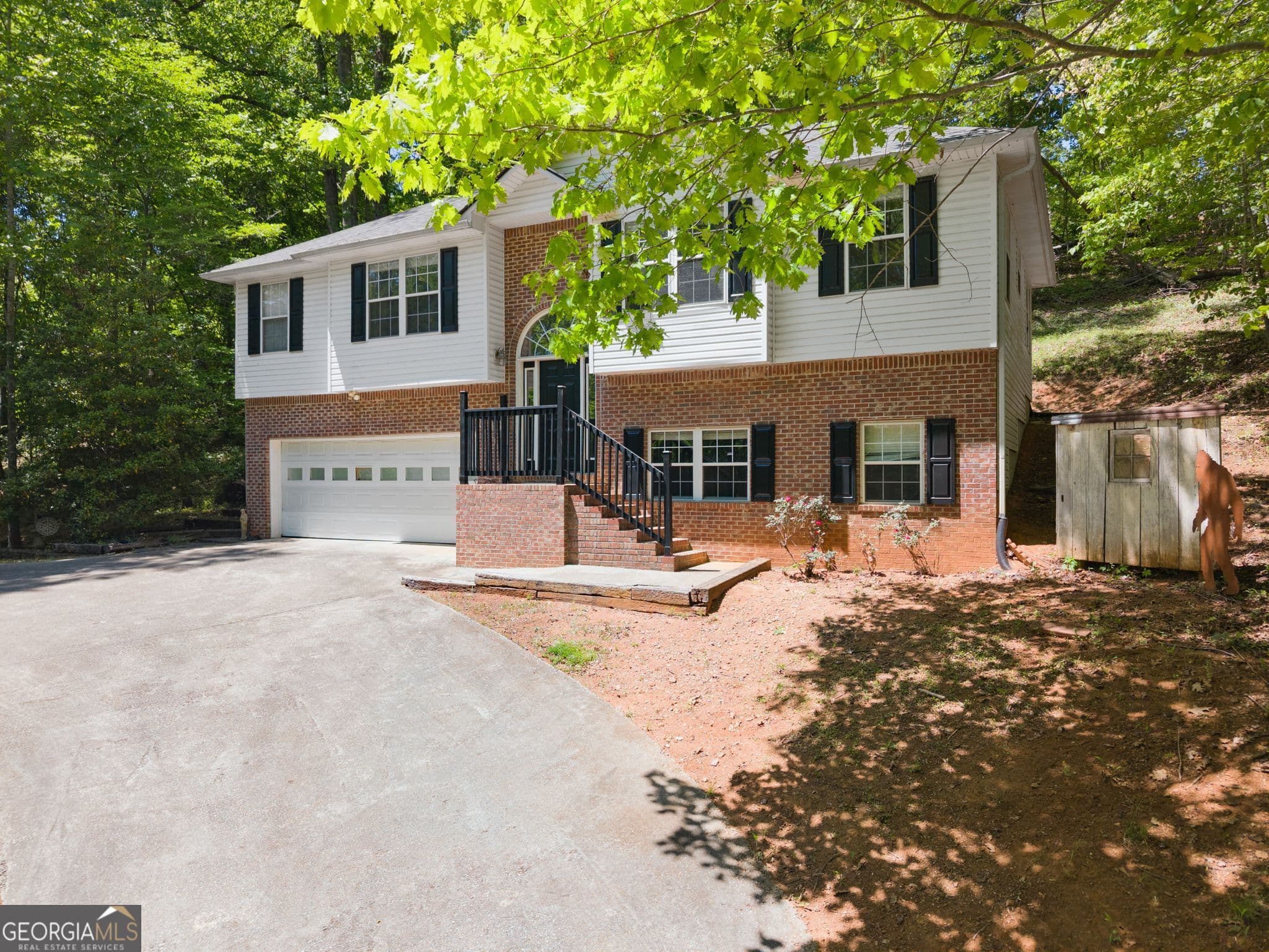 3 bedroom, 3 bathroom, 2,168 sq ft single family residence for sale at 162 Greenview Court, Cleveland, GA 30528 — photo 6