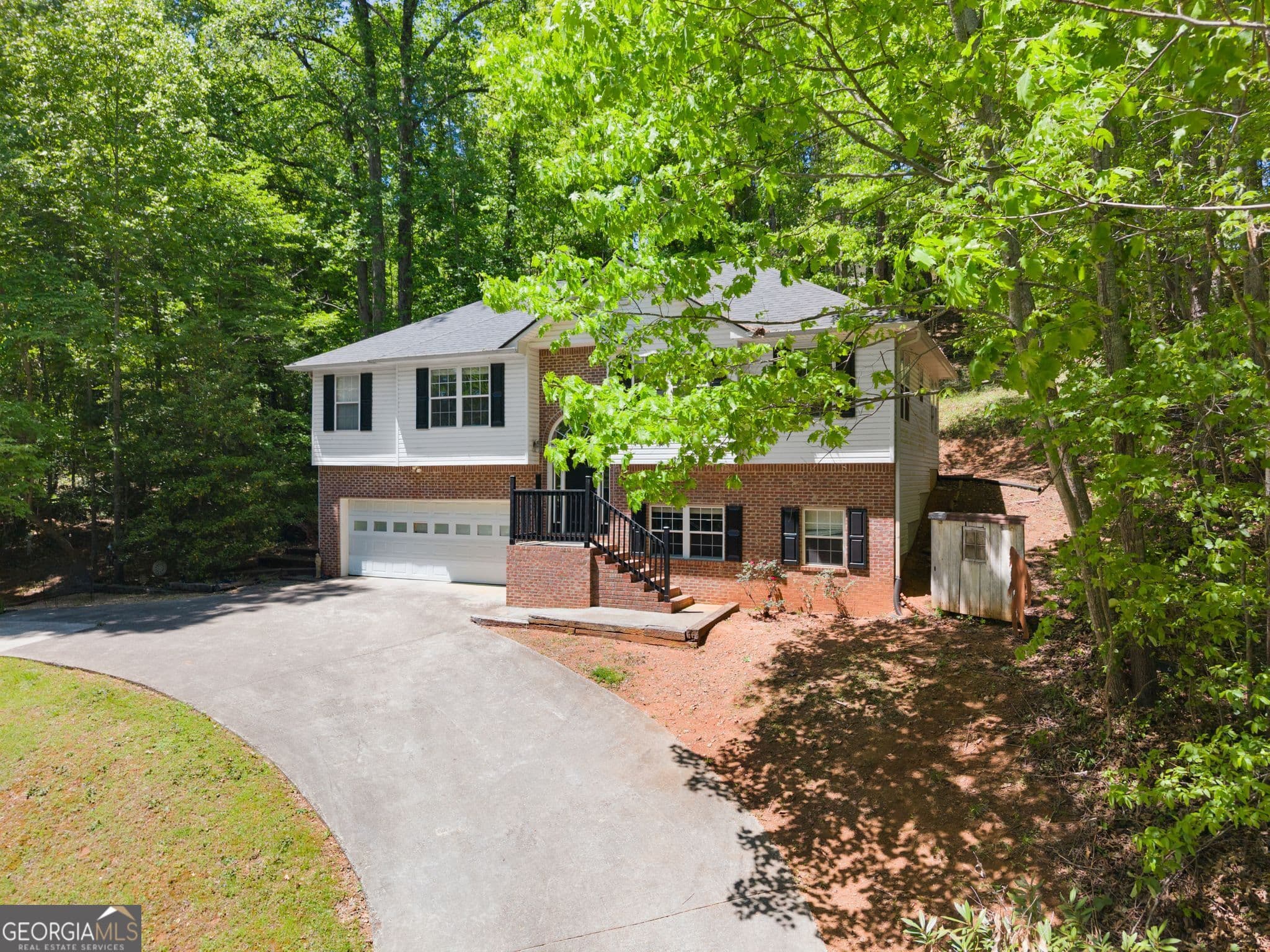 3 bedroom, 3 bathroom, 2,168 sq ft single family residence for sale at 162 Greenview Court, Cleveland, GA 30528 — photo 5