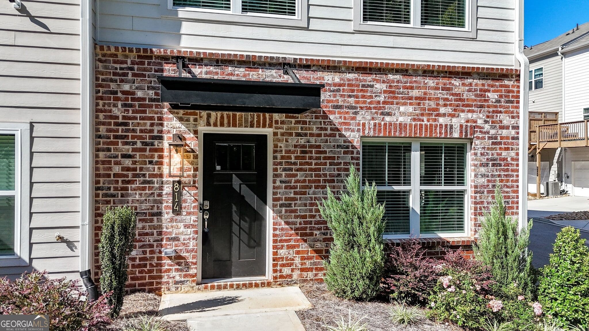 3 bedroom, 3.5 bathroom, 2,040 sq ft townhouse for sale at 814 Glennferry Bend, Mableton, GA 30126 — photo 2