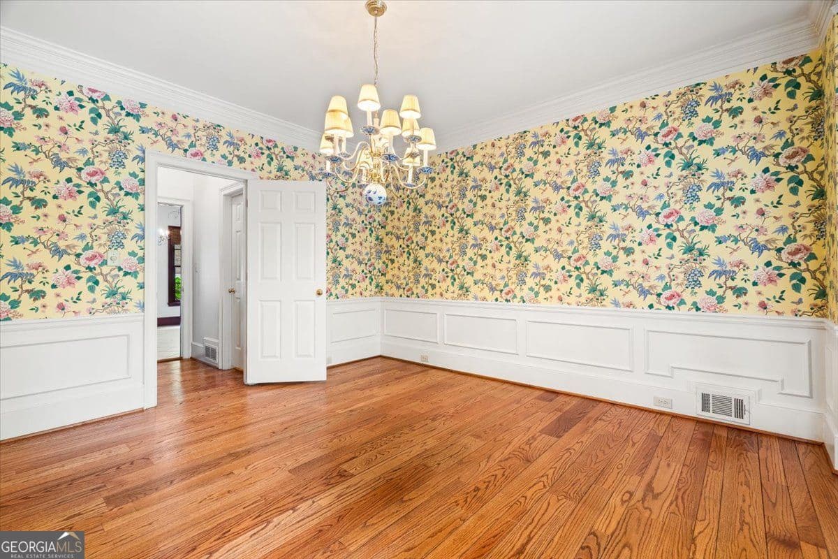 4 bedroom, 4.5 bathroom, 3,997 sq ft single family residence for sale at 8855 Glen Ferry Drive, Johns Creek, GA 30022 — photo 7