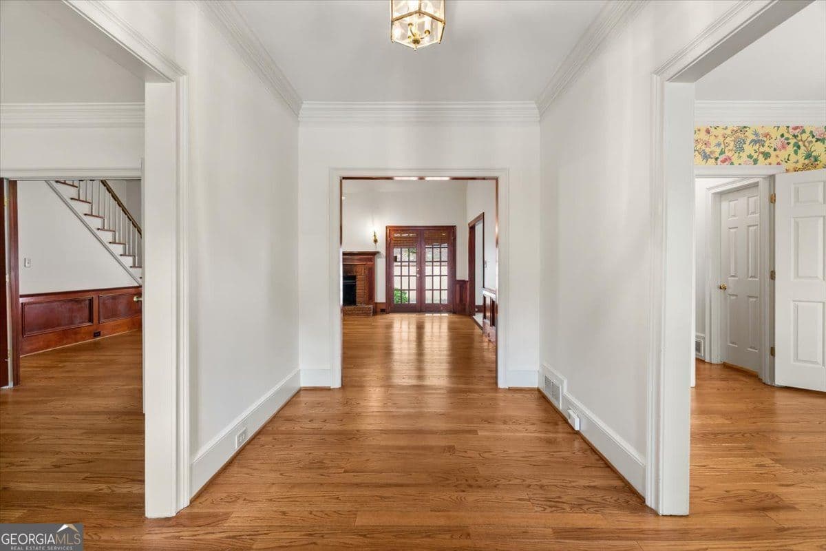 4 bedroom, 4.5 bathroom, 3,997 sq ft single family residence for sale at 8855 Glen Ferry Drive, Johns Creek, GA 30022 — photo 5