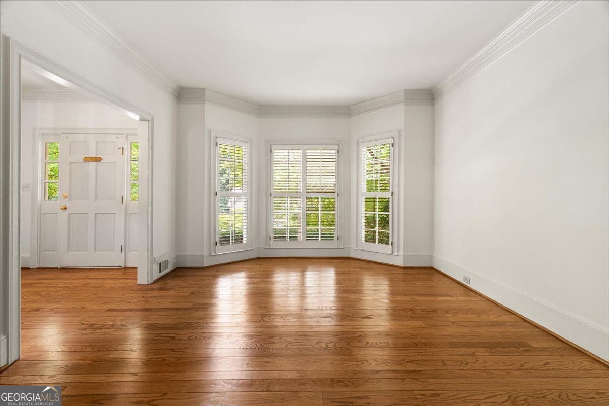 4 bedroom, 4.5 bathroom, 3,997 sq ft single family residence for sale at 8855 Glen Ferry Drive, Johns Creek, GA 30022 — photo 10