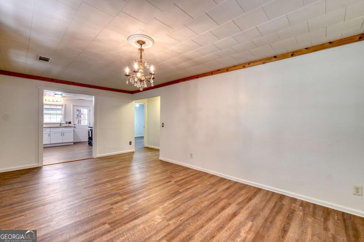 3 bedroom, 1 bathroom, 1,300 sq ft single family residence for sale at 6 U G A Drive, Blairsville, GA 30512 — photo 5