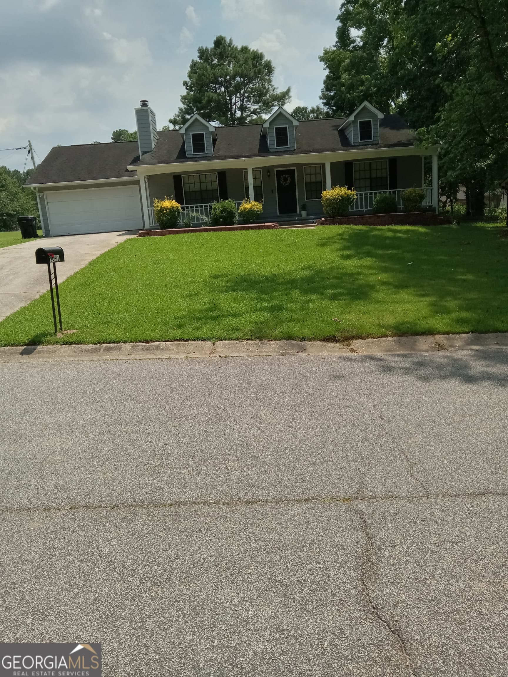 3 bedroom, 2 bathroom, 1,500 sq ft single family residence for rent at 3091 Carriage Trail, Jonesboro, GA 30236 for $1,650 a month — photo 2