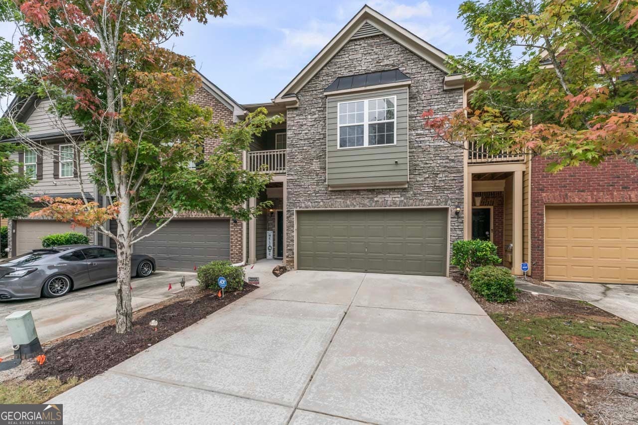 3 bedroom, 2.5 bathroom, 2,023 sq ft townhouse for sale at 3813 Augustine Place, Rex, GA 30273 — photo 2