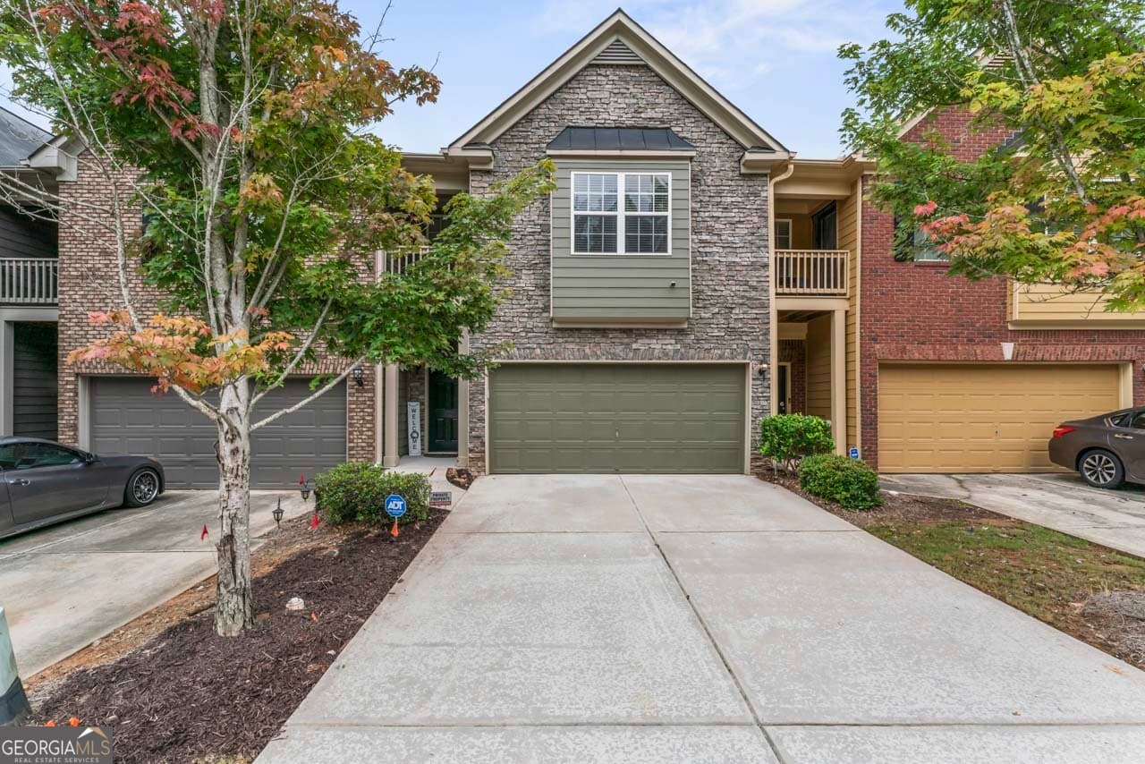 3 bedroom, 2.5 bathroom, 2,023 sq ft townhouse for sale at 3813 Augustine Place, Rex, GA 30273 — photo 1 of 27